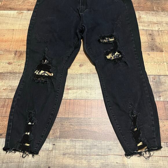 Judy Blue Women's Black Denim Leopard Patch Distressed Skinny Fit Jeans Sz 20W - Picture 4 of 8